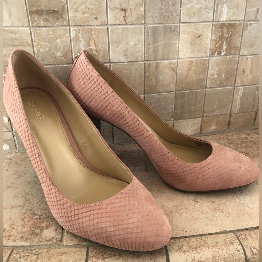 Michael Kors Susan Flex Pumps, salmon color, size 10M/41, NWT